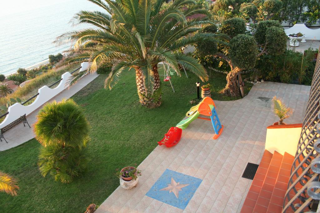 Apartamento Residenza Stefanelli Capo Vaticano Habitación foto